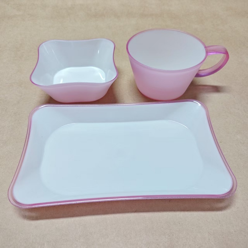 Double-color salad bowls and plates Double-color salad bowls and plates